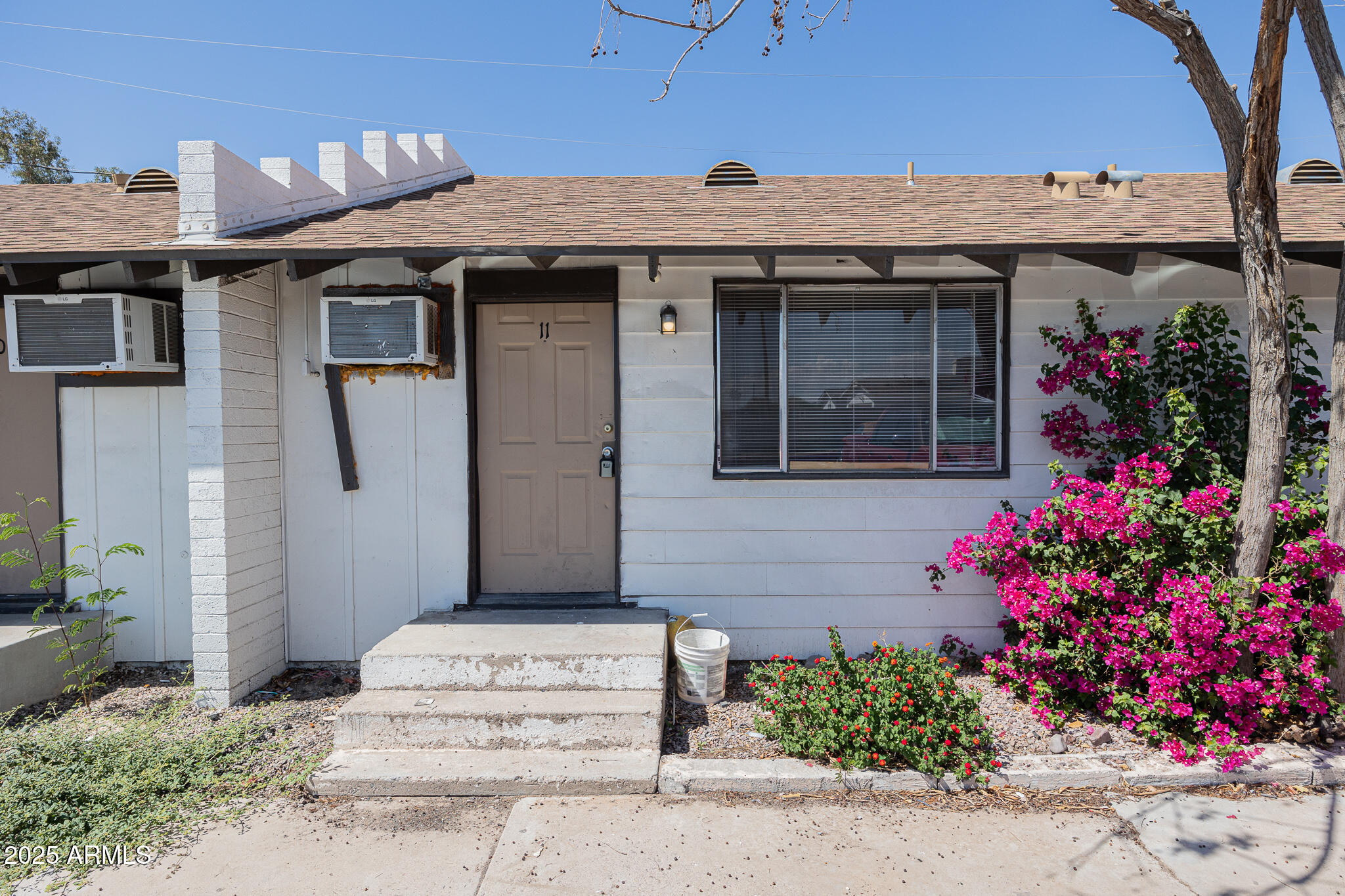 864 East Chandler Boulevard, Unit 11 Chandler, AZ 85225 - Photo 2 of 14 1-2