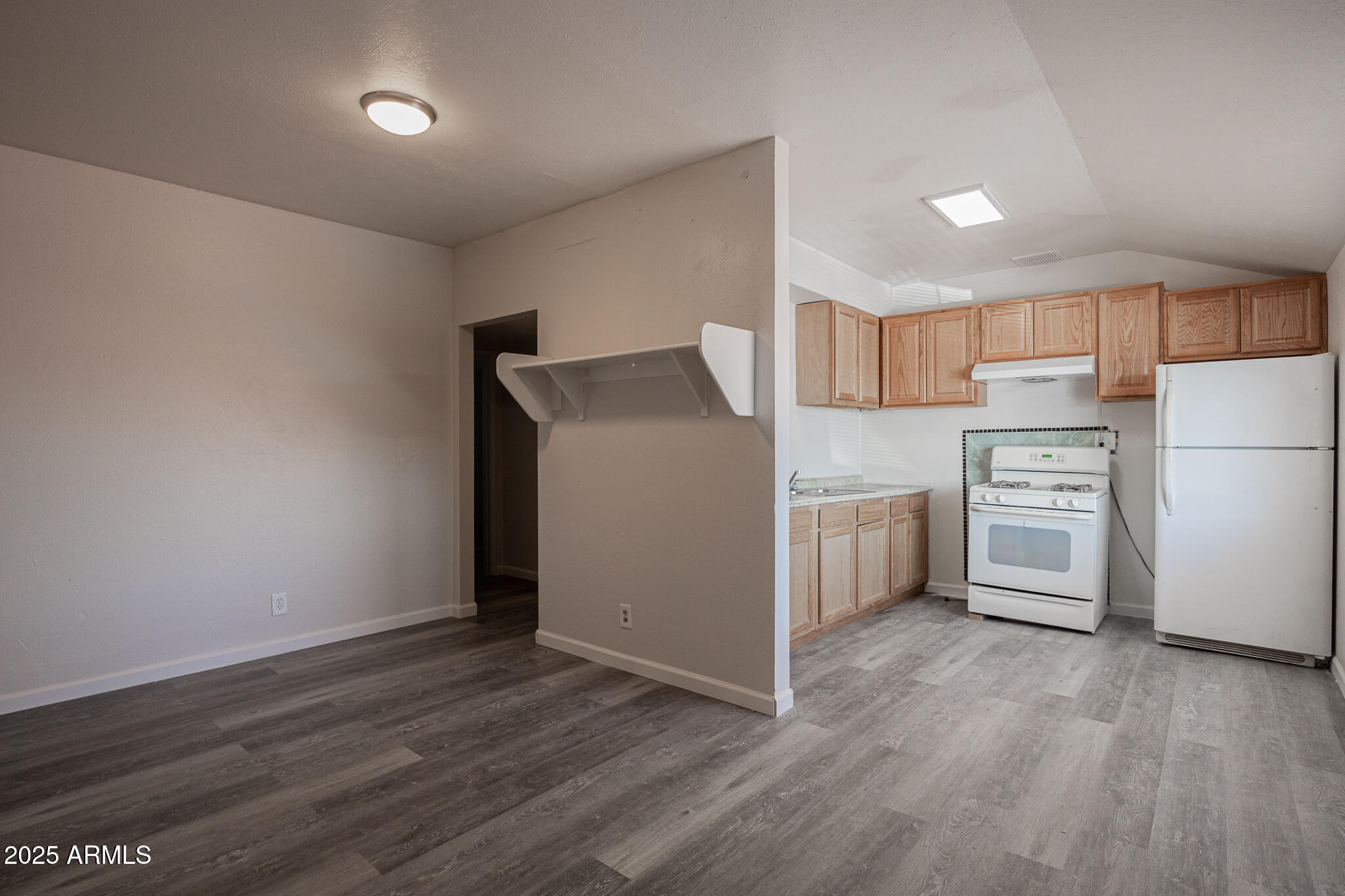 864 East Chandler Boulevard, Unit 11 Chandler, AZ 85225 - Photo 4 of 14 B33A2003