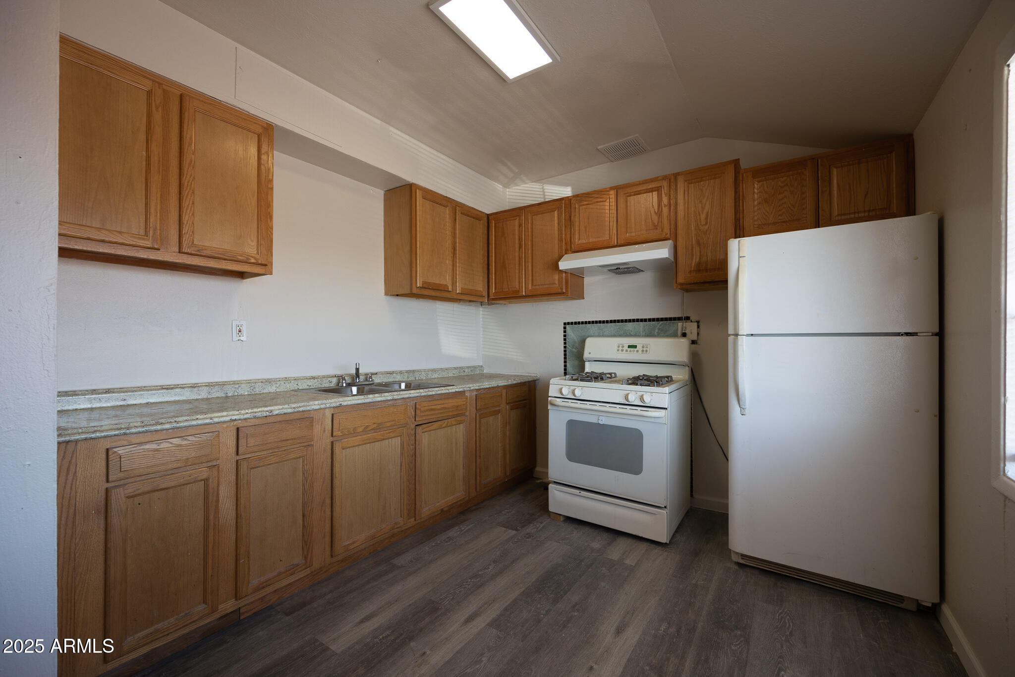 864 East Chandler Boulevard, Unit 11 Chandler, AZ 85225 - Photo 9 of 14 B33A2009