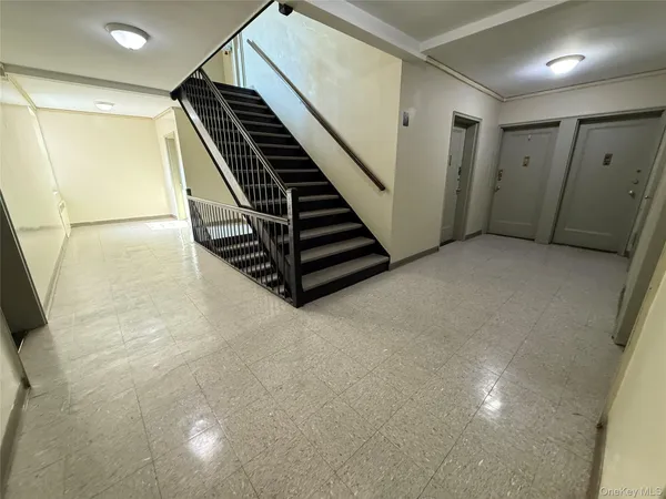 $159,900 | 796 Bronx River Road, Unit B38, Bronxville, NY 10708