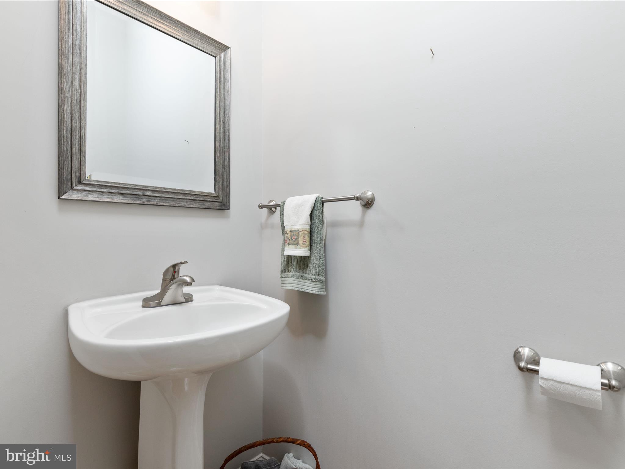 1390 Ingleside Avenue McLean, VA 22101 - Photo 18 of 52 2E6A8096_1390 Ingleside Ave - Absolute Altitude -