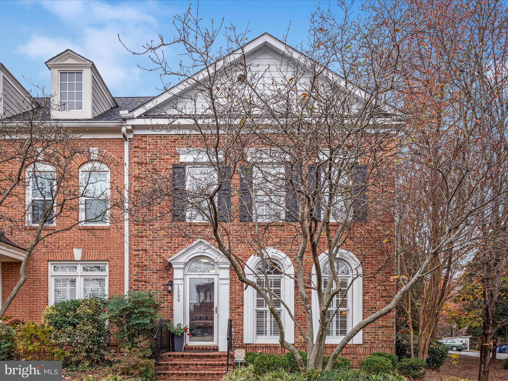 1390 Ingleside Avenue McLean, VA 22101 - Photo 3 of 52 2E6A8098_1390 Ingleside Ave - Absolute Altitude -