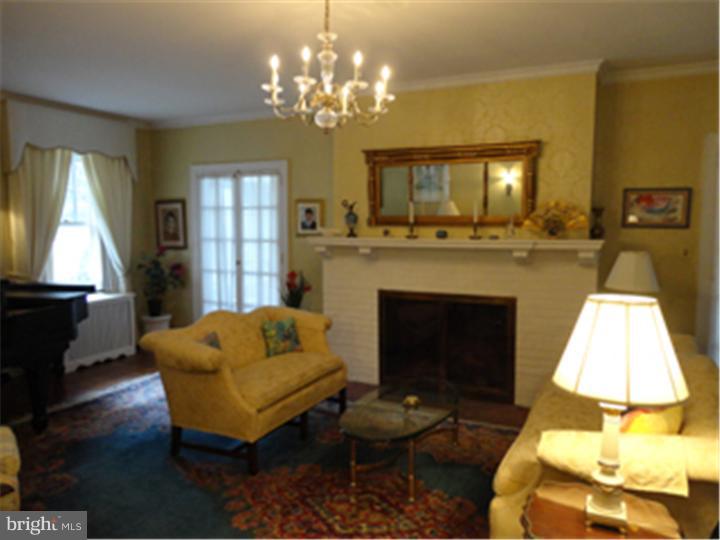 313 Devon State Road Devon, PA 19333 - Photo 4 of 25 Living Room