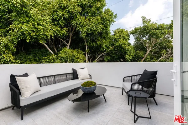 $6,495 | 846 North Alta Vista Boulevard, Unit 106, Los Angeles, CA 90046