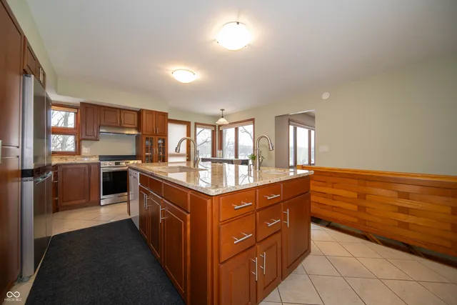 $650,000 | 1546 E Highway, Hartford City, IN 47348