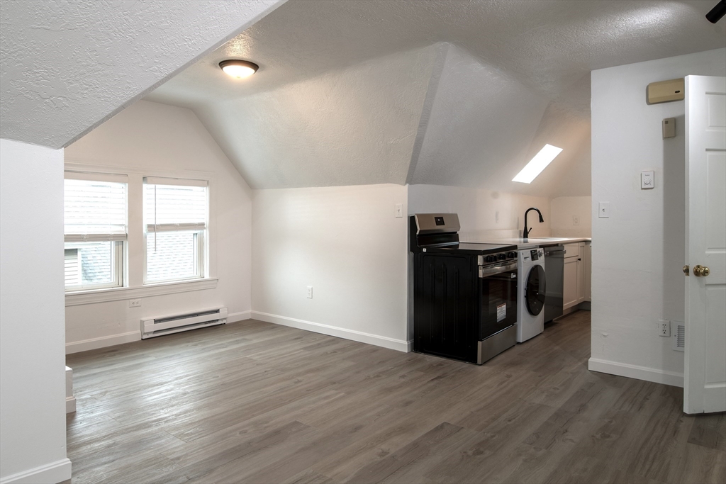 5 Stoneland Road, Unit 3 Worcester, MA 01603 - Photo 1 of 5