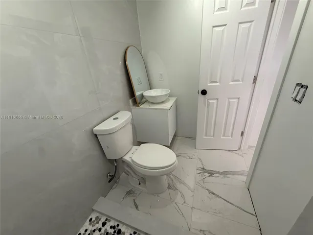 $1,750 | 9824 Southwest 26th Terrace, Unit 1, Miami, FL 33165