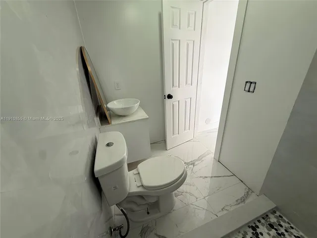 $1,750 | 9824 Southwest 26th Terrace, Unit 1, Miami, FL 33165