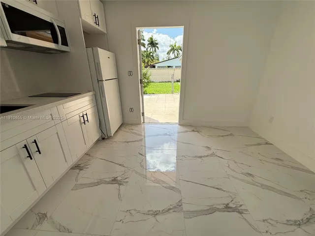 $1,750 | 9824 Southwest 26th Terrace, Unit 1, Miami, FL 33165