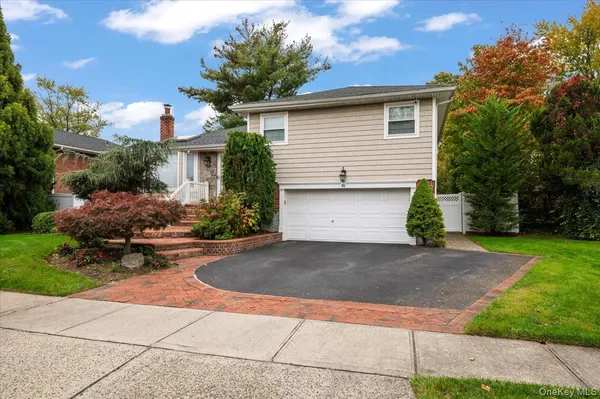 $1,235,000 | 45 Winthrop Road, Plainview, NY 11803