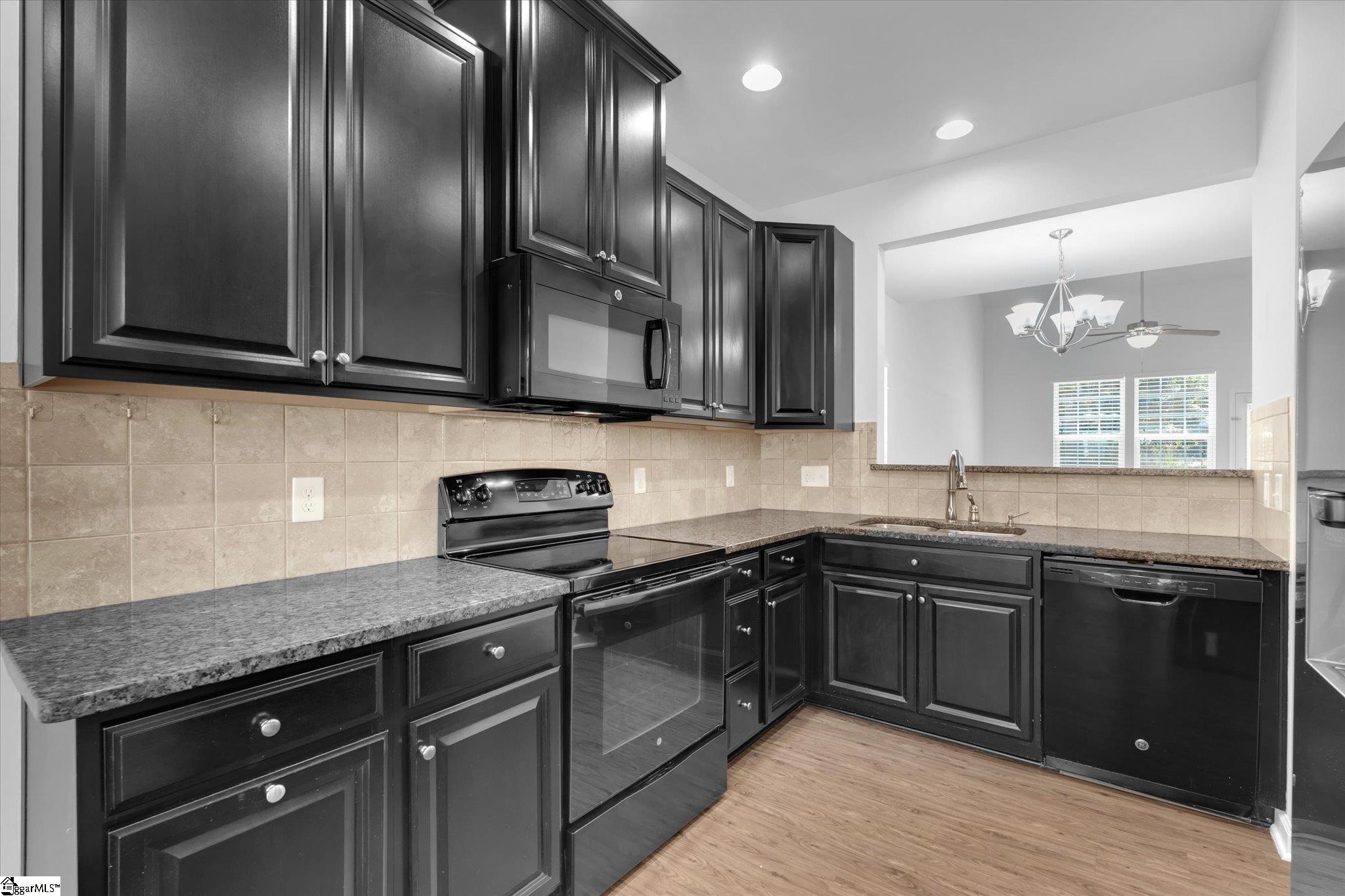 16 Fairchild Way Greenville, SC 29607 - Photo 10 of 34