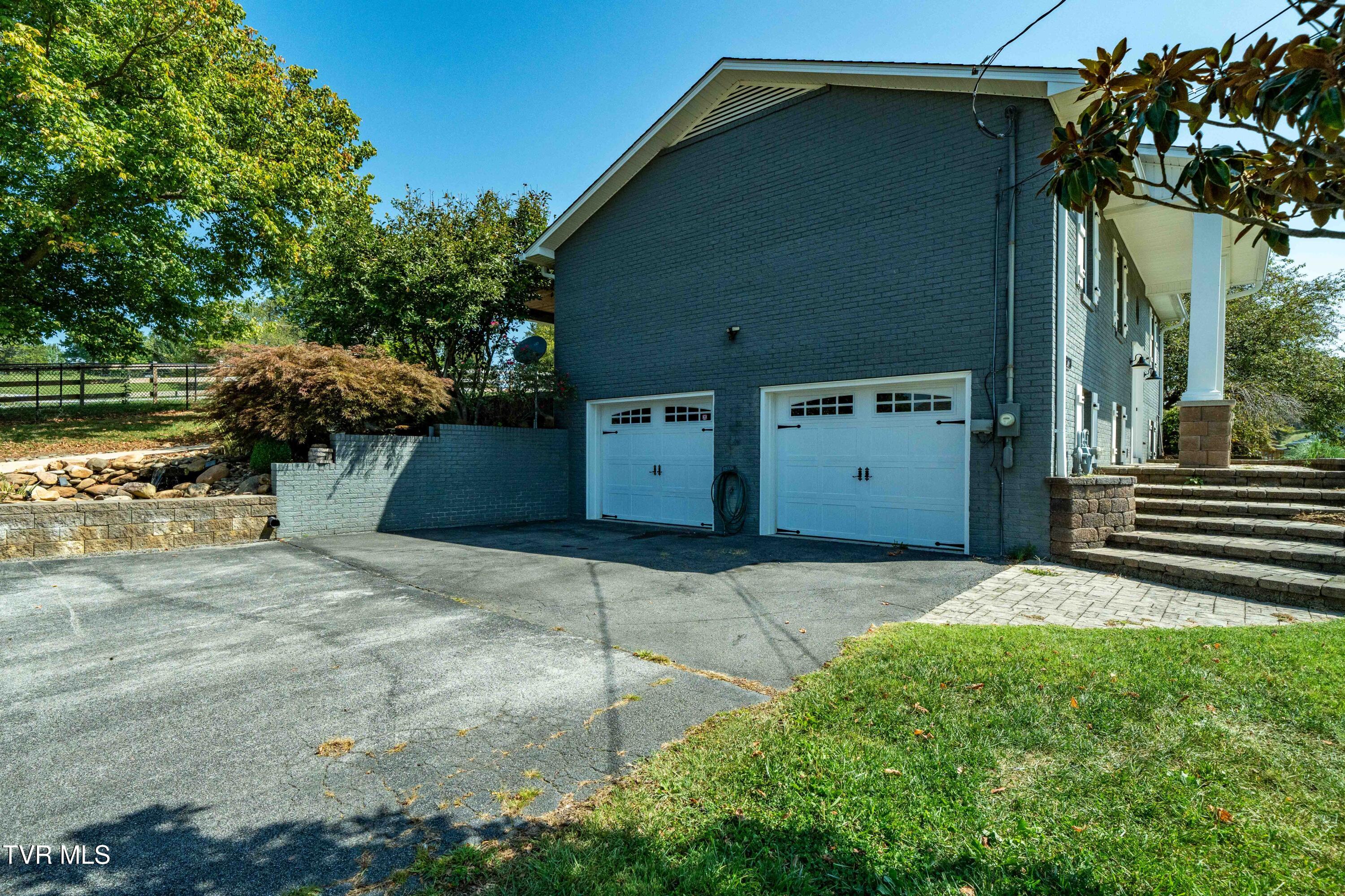 3220 Knob Creek Road Johnson City, TN 37615 - Photo 18 of 110 3220 Knob Creek Rd (8 of 62)