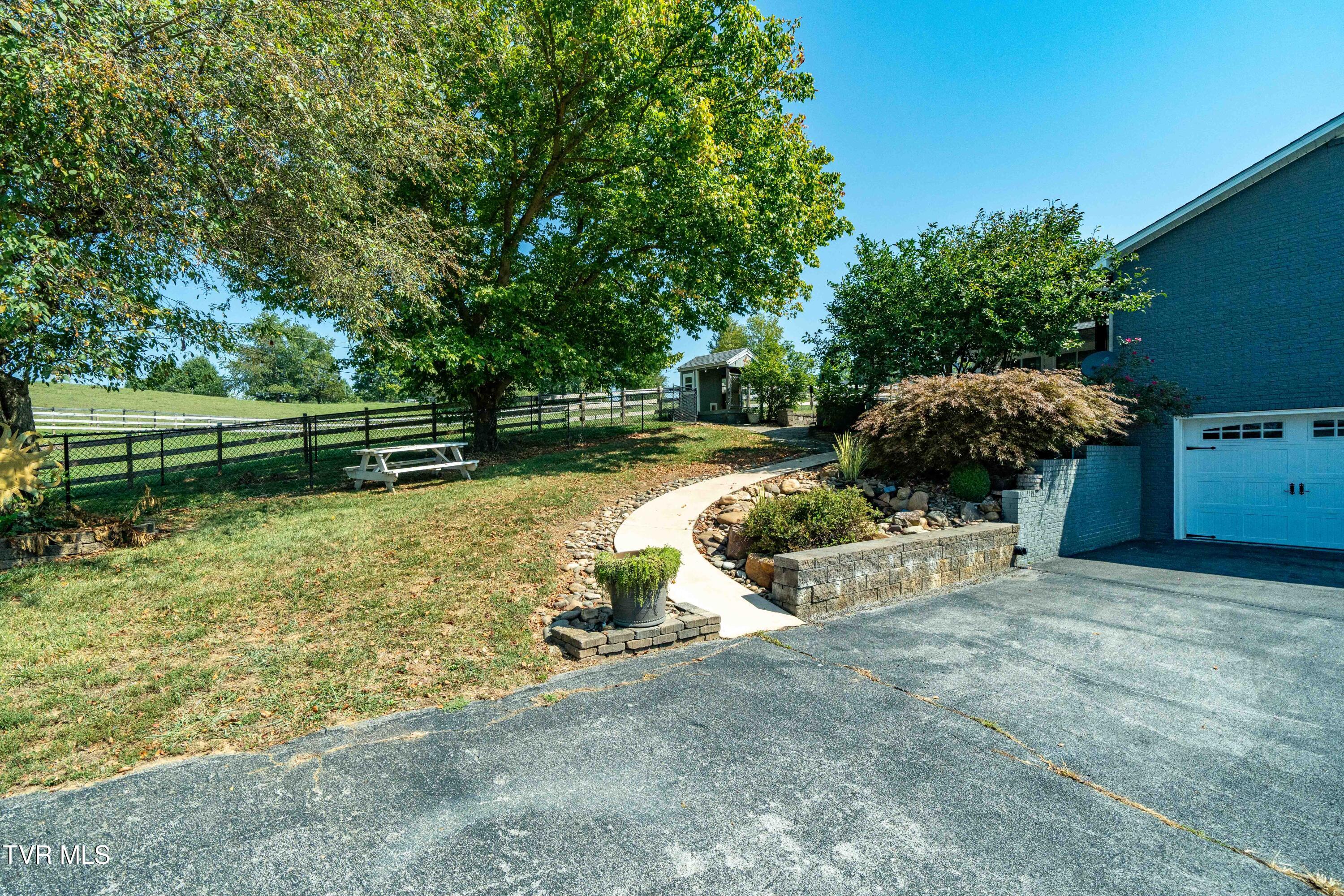 3220 Knob Creek Road Johnson City, TN 37615 - Photo 19 of 110 3220 Knob Creek Rd (9 of 62)