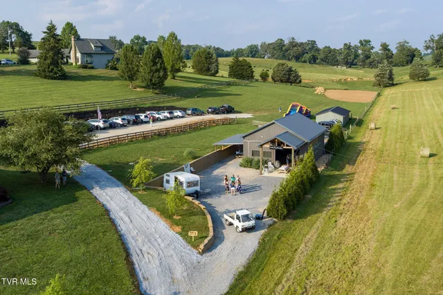$1,385,000 | 3220 Knob Creek Road, Johnson City, TN 37615