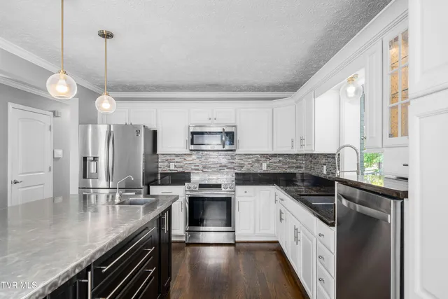 $1,385,000 | 3220 Knob Creek Road, Johnson City, TN 37615