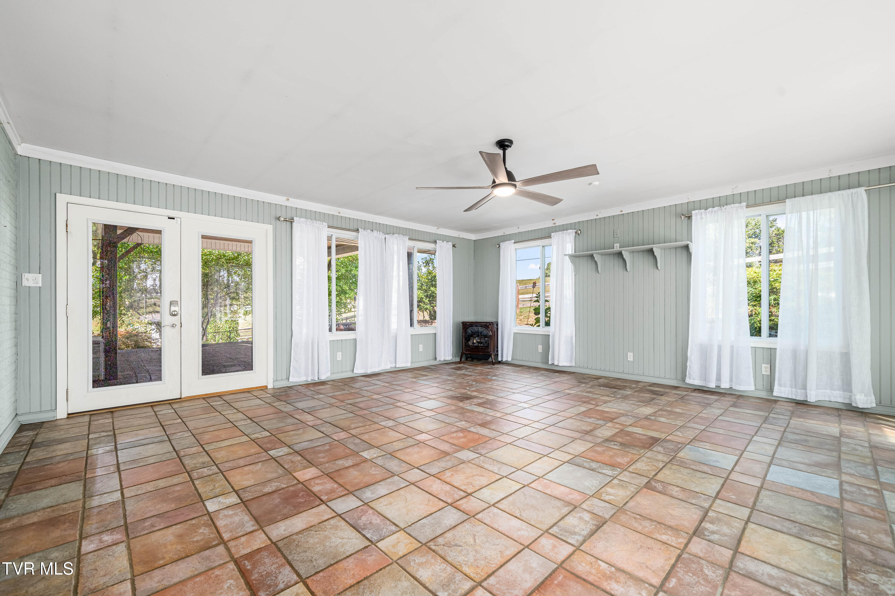 3220 Knob Creek Road Johnson City, TN 37615 - Photo 51 of 110 3220 Knob Creek Rd (42 of 62)