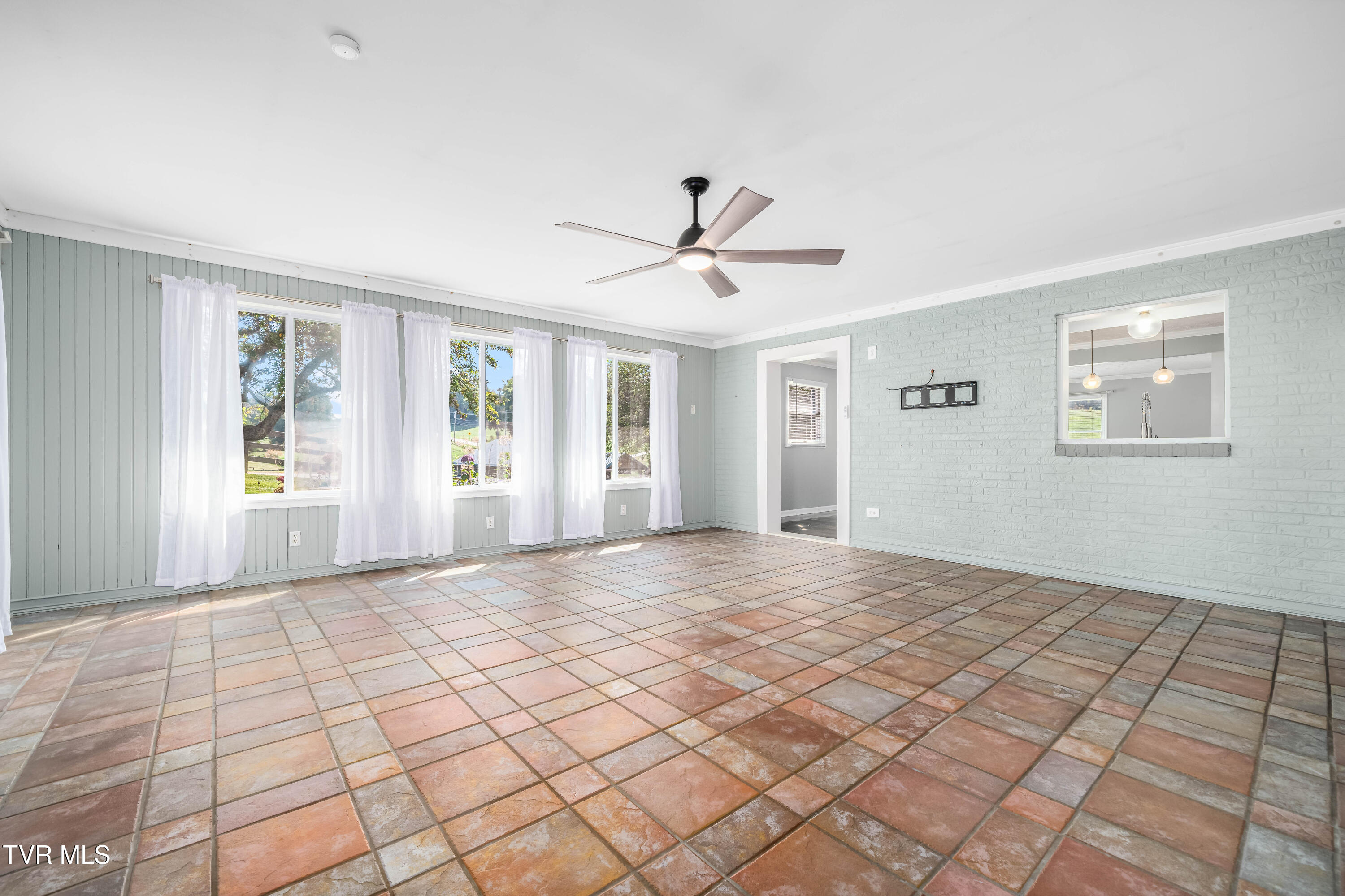 3220 Knob Creek Road Johnson City, TN 37615 - Photo 52 of 110 3220 Knob Creek Rd (43 of 62)