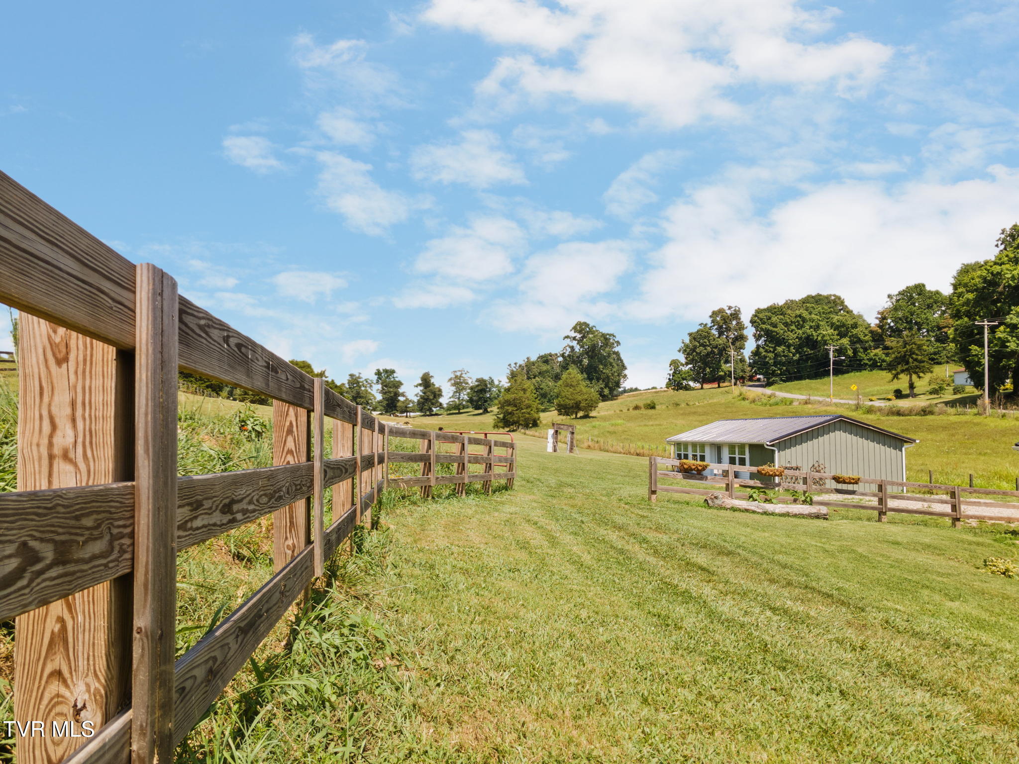 3220 Knob Creek Road Johnson City, TN 37615 - Photo 7 of 110 10-web-or-mls-DJI_0150