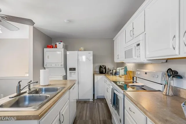 $1,385,000 | 3220 Knob Creek Road, Johnson City, TN 37615