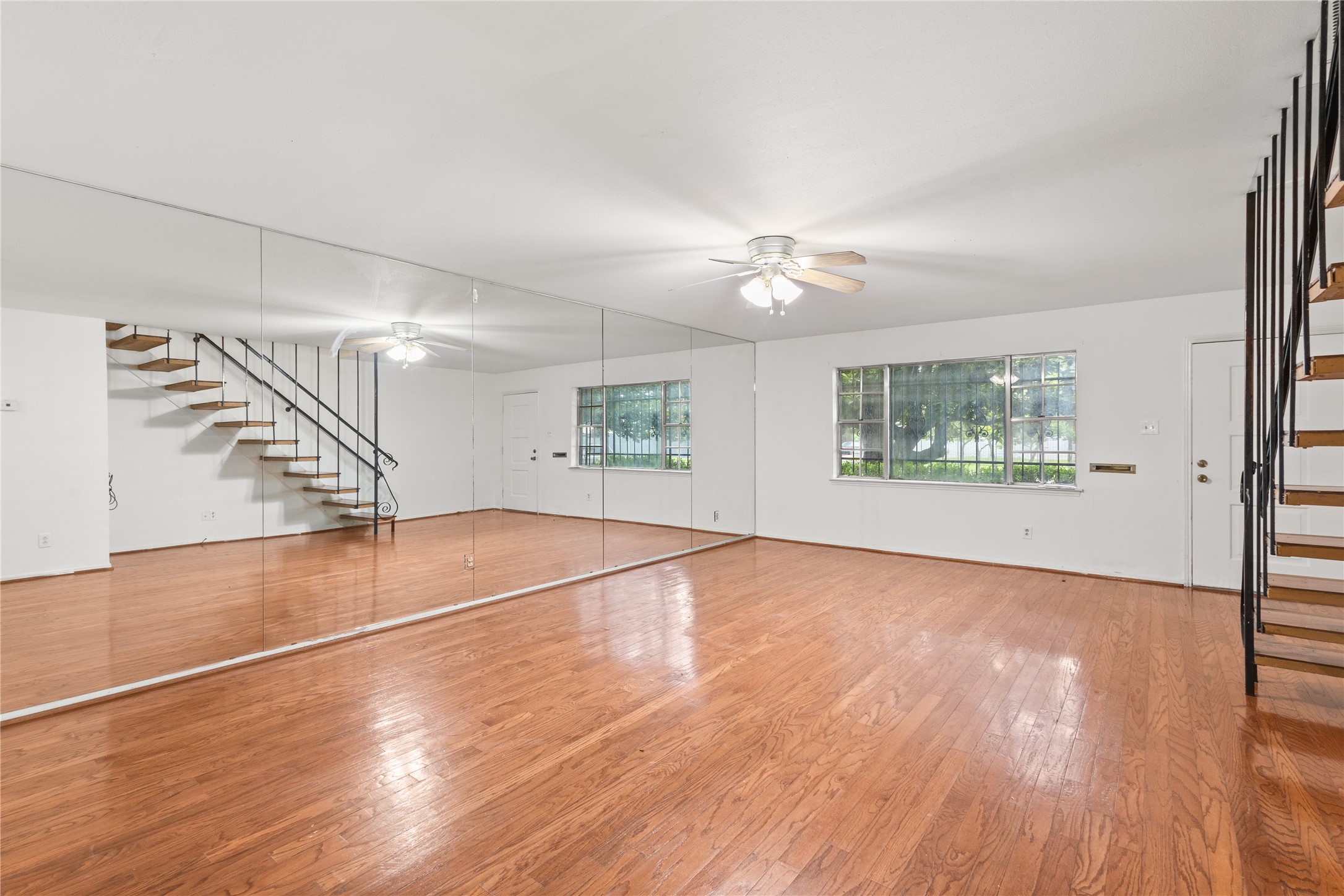 8238 Fondren Road, Unit 8238 Houston, TX 77074 - Photo 3 of 28 Living area, first floor