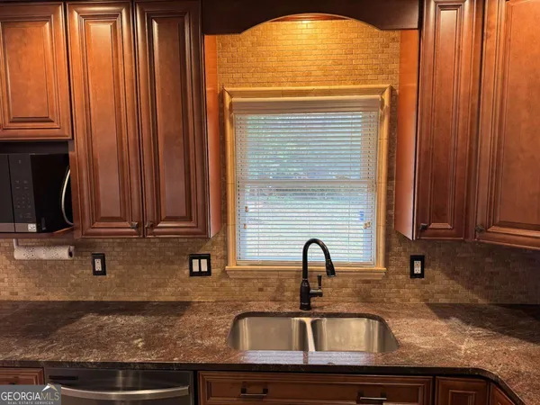 $1,795 | 837 Parkstone Drive, Stone Mountain, GA 30083