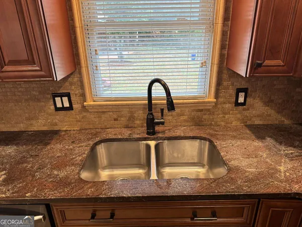 $1,795 | 837 Parkstone Drive, Stone Mountain, GA 30083