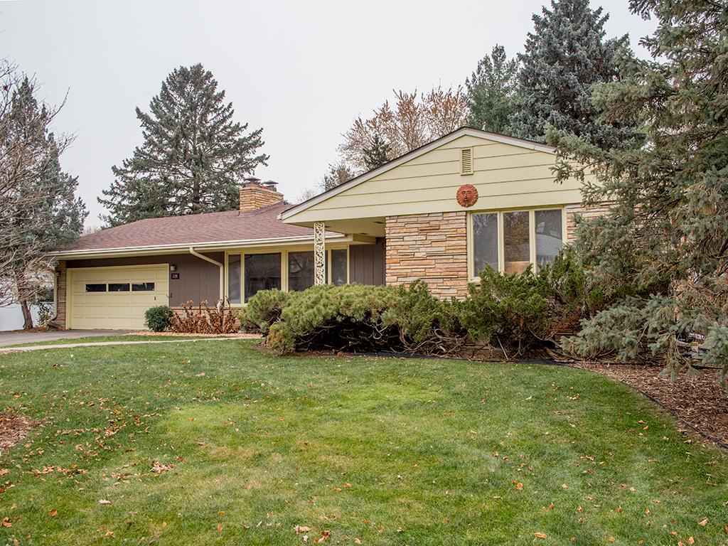 2281 Laurie Road West Roseville, MN 55113 - Photo 1 of 1 Gallery Image 1