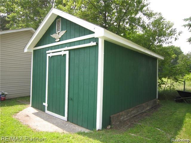 8354 Pettysville Road Pinckney, MI 48169 - Photo 13 of 13 SHED.jpg