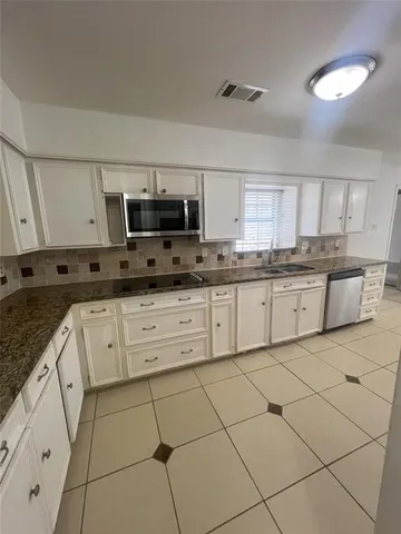 $2,500 | 3813 Whiterock Trail, Garland, TX 75043