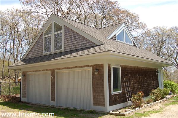 11 Peaked Hill Pasture Road Chilmark, MA 02535 - Photo 13 of 27 http://d1qzqeyxiitrap.cloudfront.net/photos/21597/600/27ec30e2.jpg