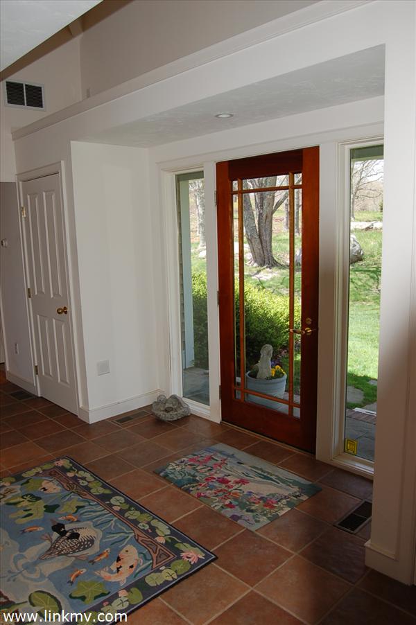 11 Peaked Hill Pasture Road Chilmark, MA 02535 - Photo 17 of 27 http://d1qzqeyxiitrap.cloudfront.net/photos/21597/600/75fcb9e3.jpg