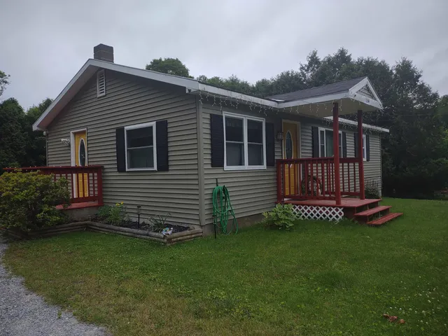 $258,900 | 154 Circular Avenue, Wallingford, VT 05773