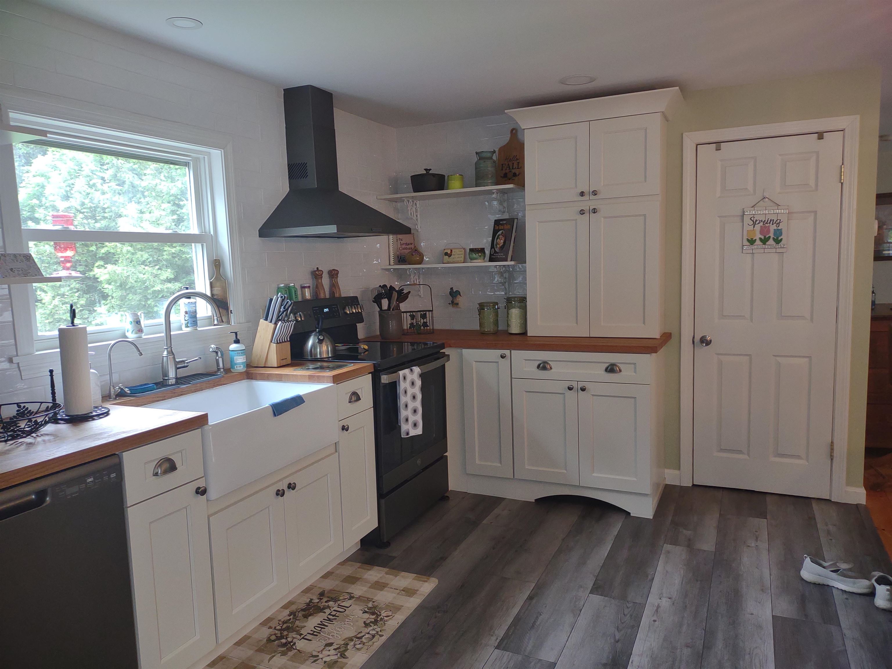 154 Circular Avenue Wallingford, VT 05773 - Photo 12 of 42