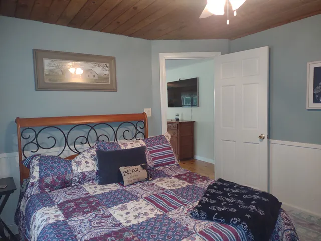 $258,900 | 154 Circular Avenue, Wallingford, VT 05773