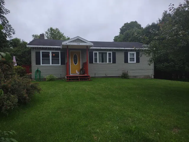 $258,900 | 154 Circular Avenue, Wallingford, VT 05773