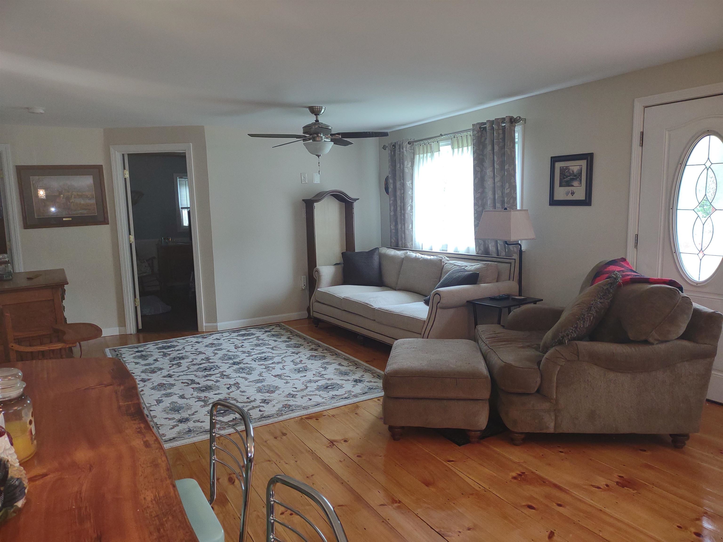 154 Circular Avenue Wallingford, VT 05773 - Photo 6 of 42