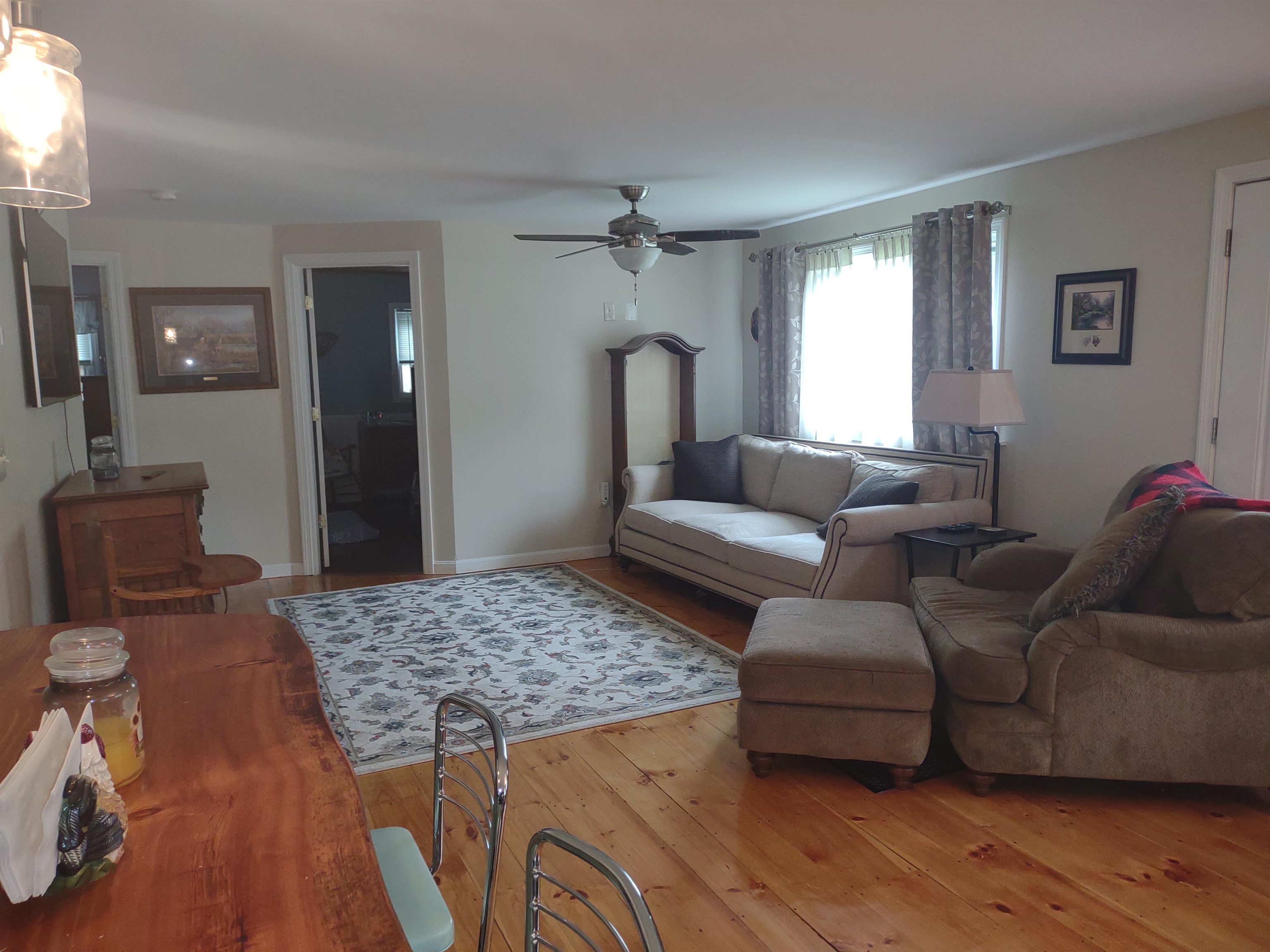 154 Circular Avenue Wallingford, VT 05773 - Photo 7 of 42