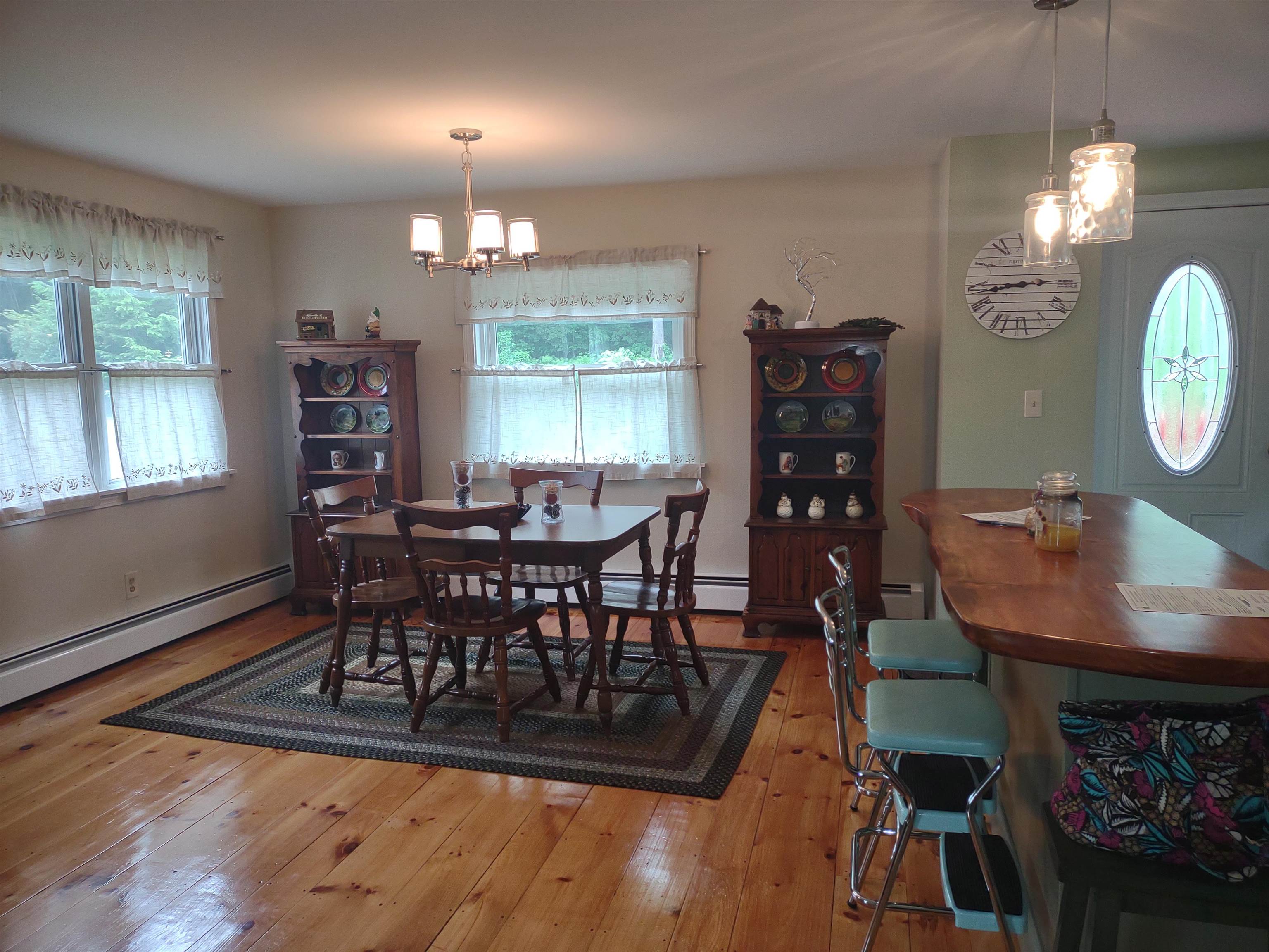 154 Circular Avenue Wallingford, VT 05773 - Photo 9 of 42