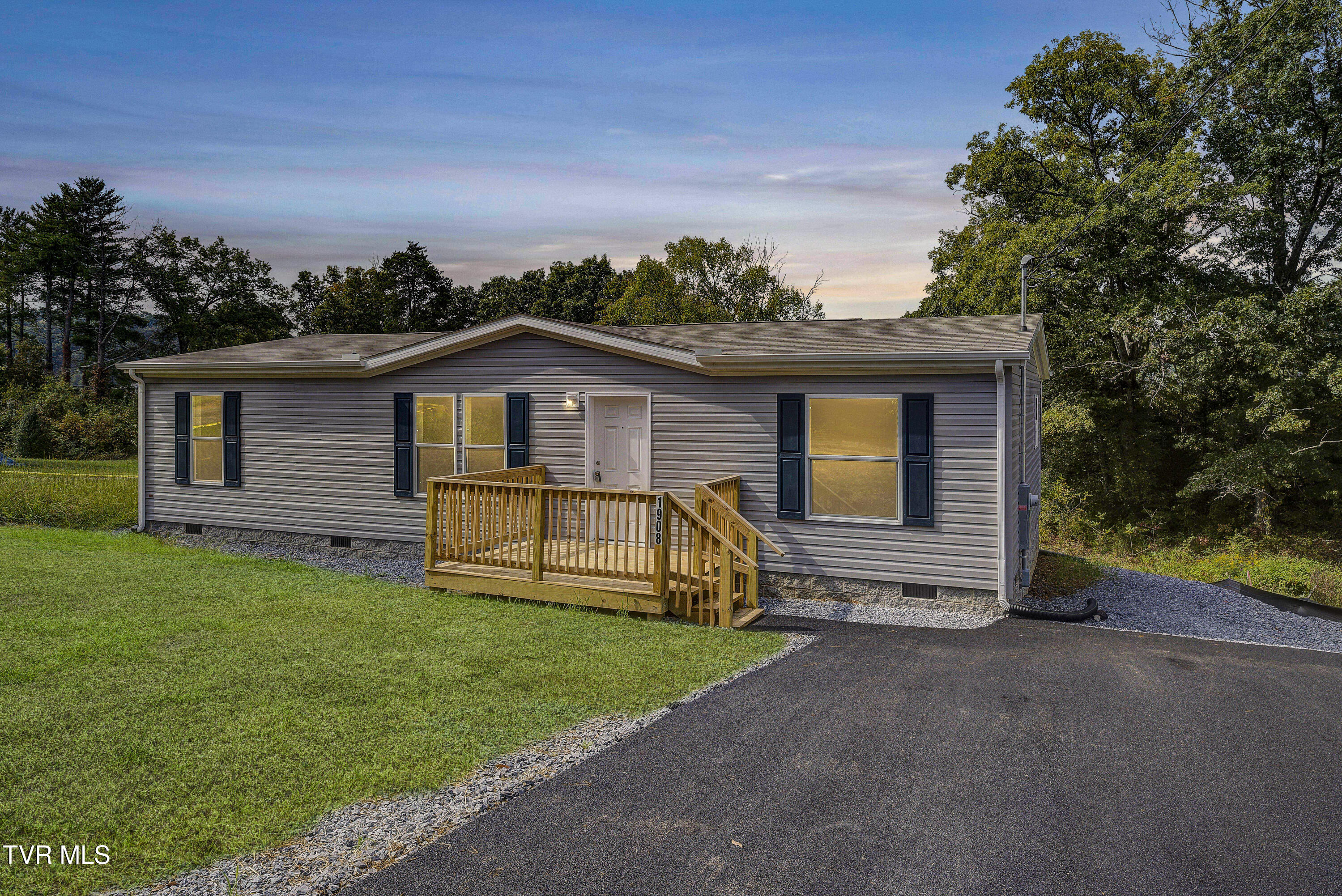 1908 Seaver Road Kingsport, TN 37660 - Photo 1 of 39 Seaver-TWI-1