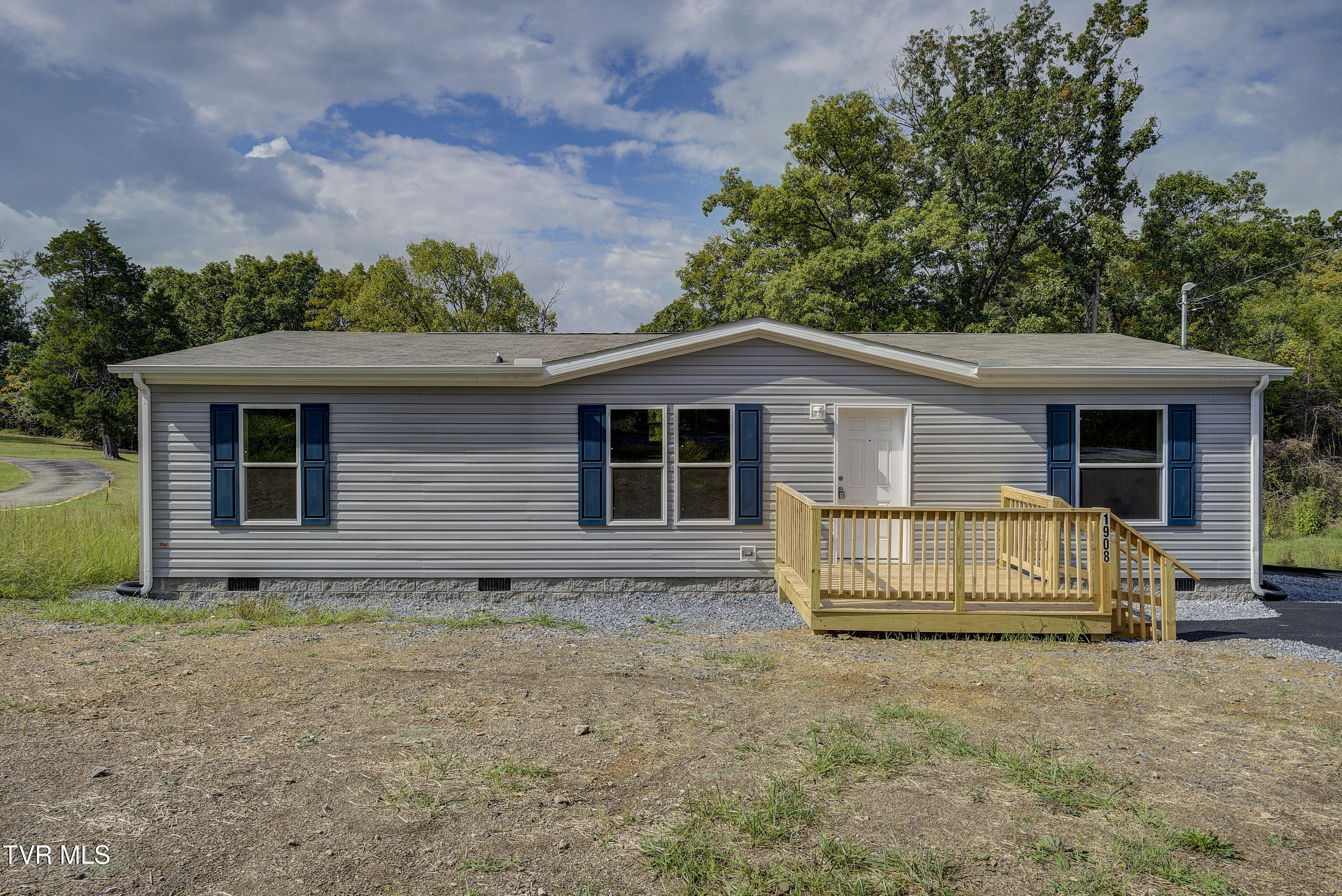 1908 Seaver Road Kingsport, TN 37660 - Photo 2 of 39 Seaver-41