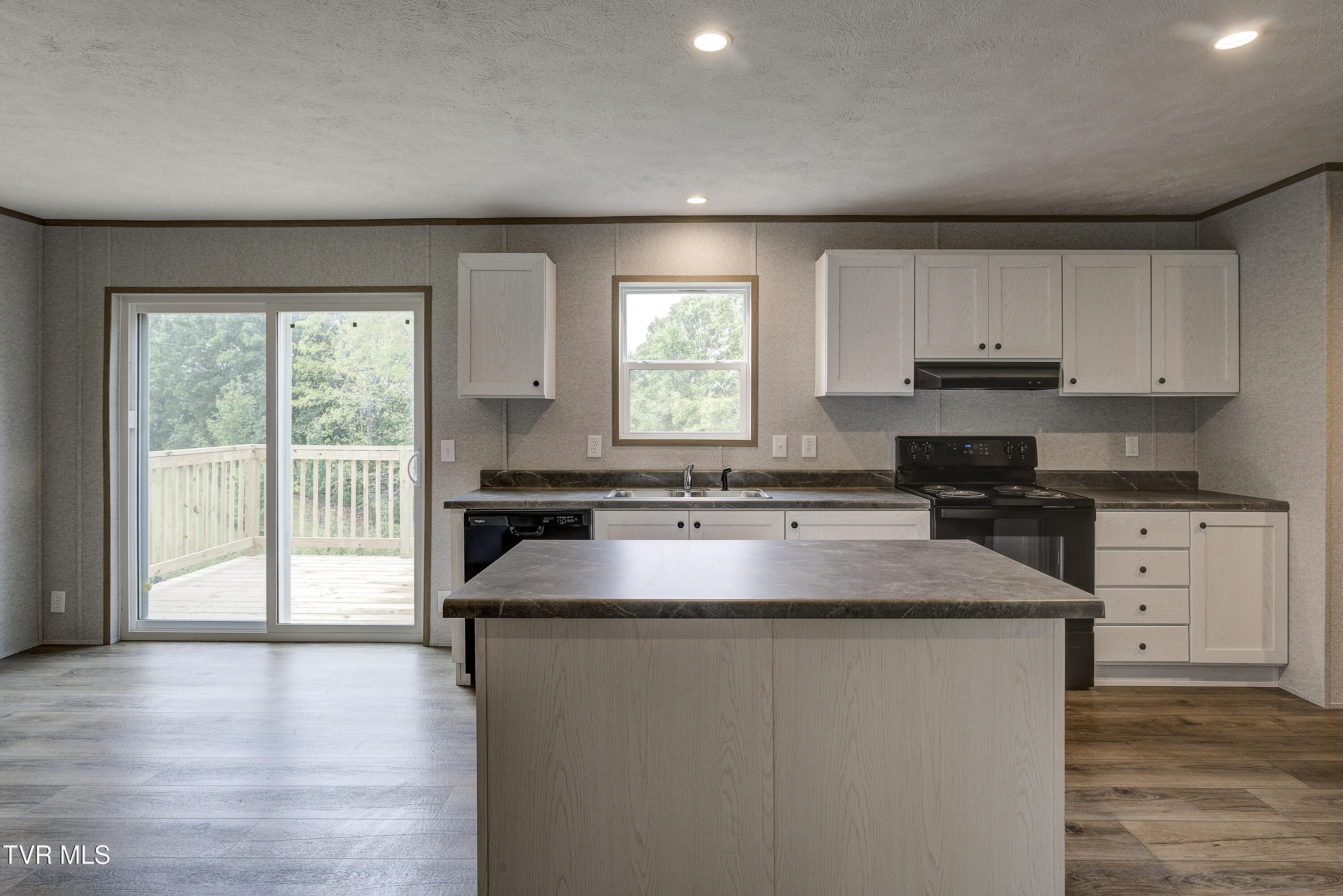 1908 Seaver Road Kingsport, TN 37660 - Photo 7 of 39 Seaver-5
