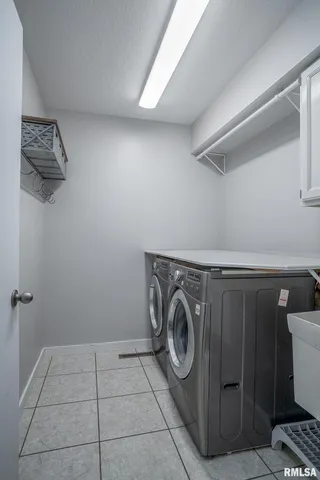 $489,900 | 4200 Belmont Road, Bettendorf, IA 52722