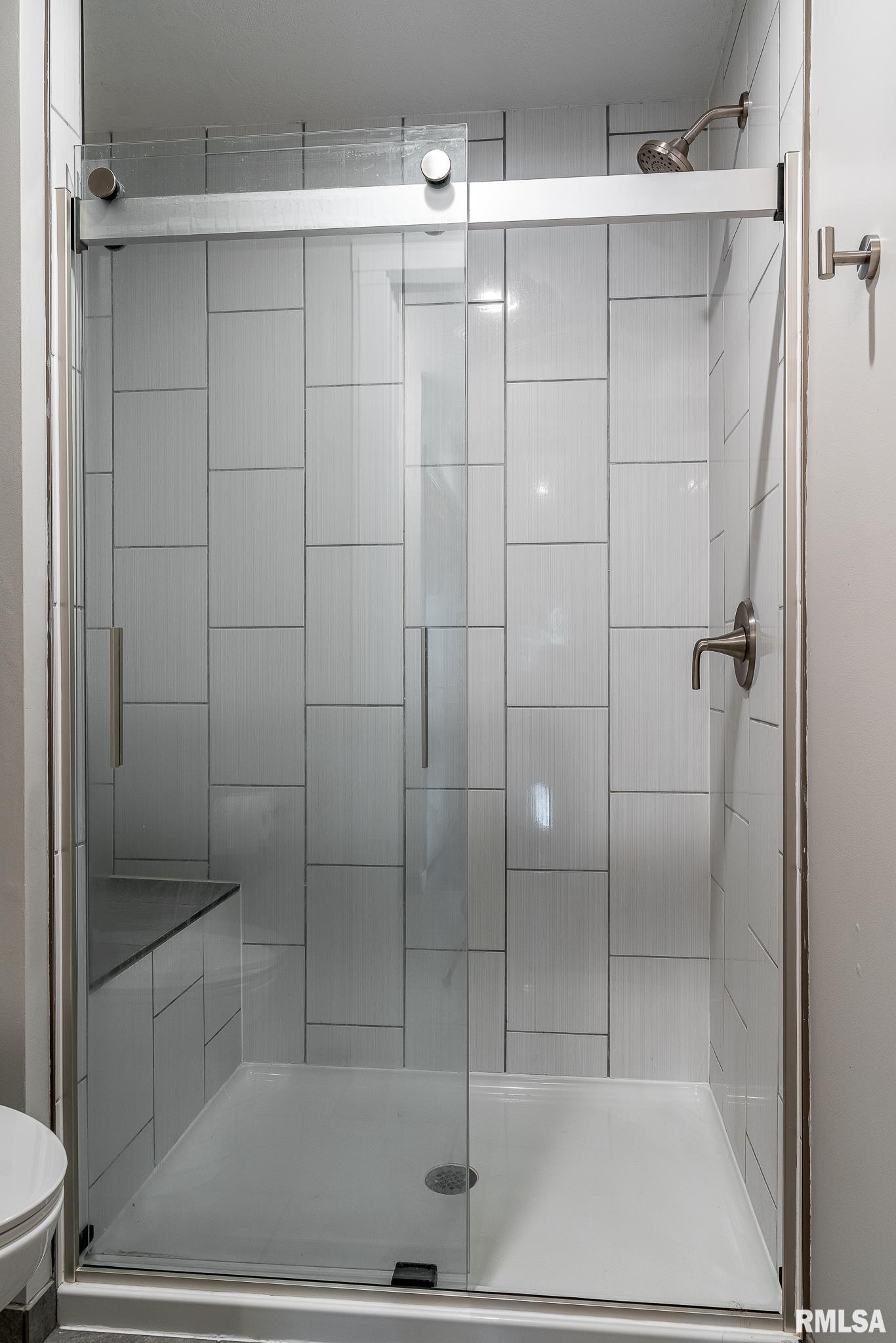 4200 Belmont Road Bettendorf, IA 52722 - Photo 20 of 32