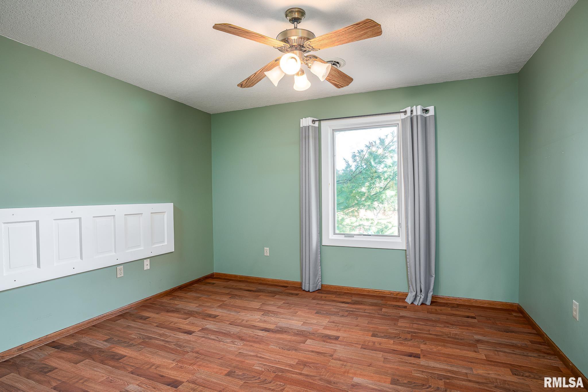 4200 Belmont Road Bettendorf, IA 52722 - Photo 21 of 32