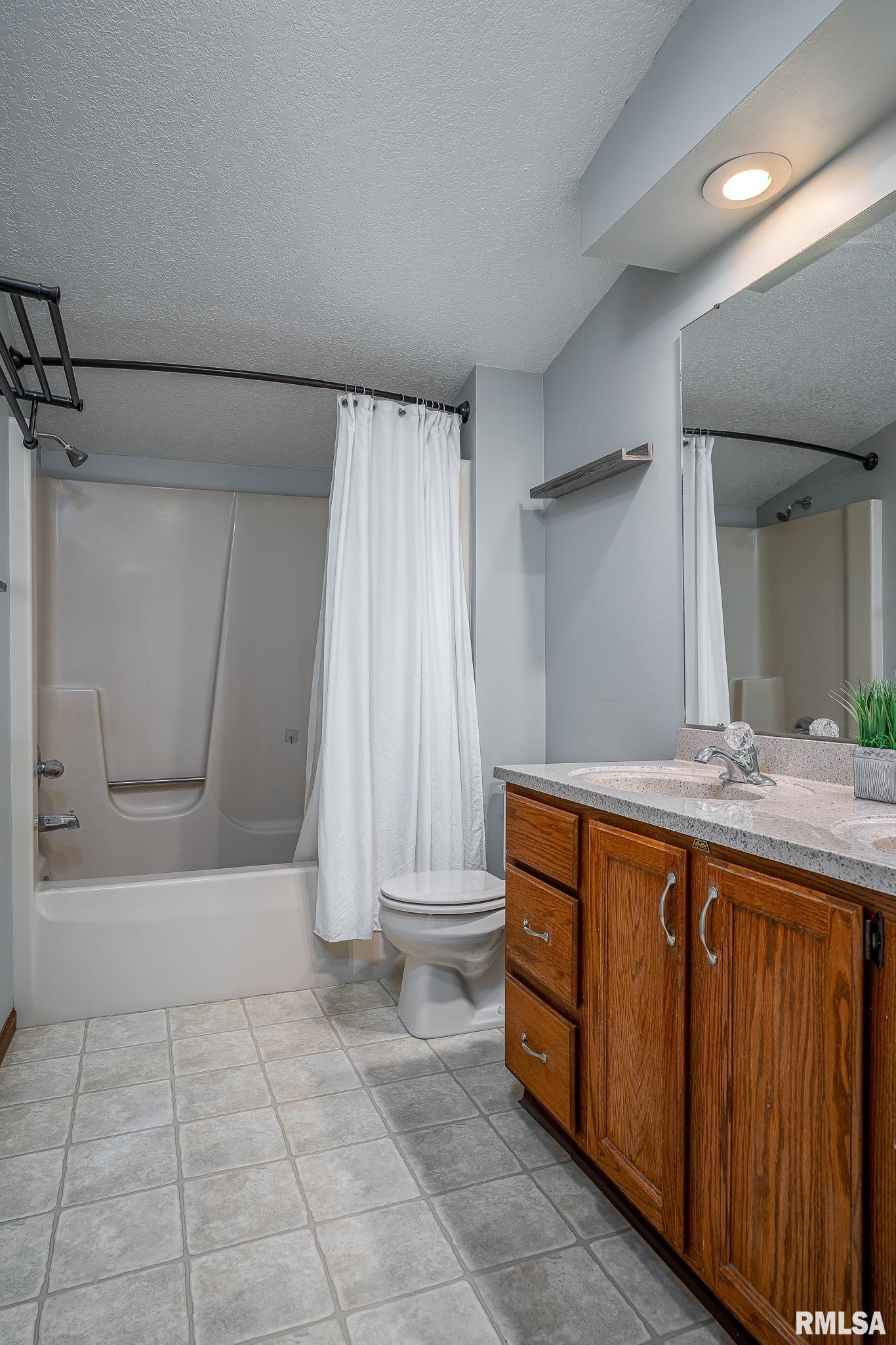 4200 Belmont Road Bettendorf, IA 52722 - Photo 25 of 32