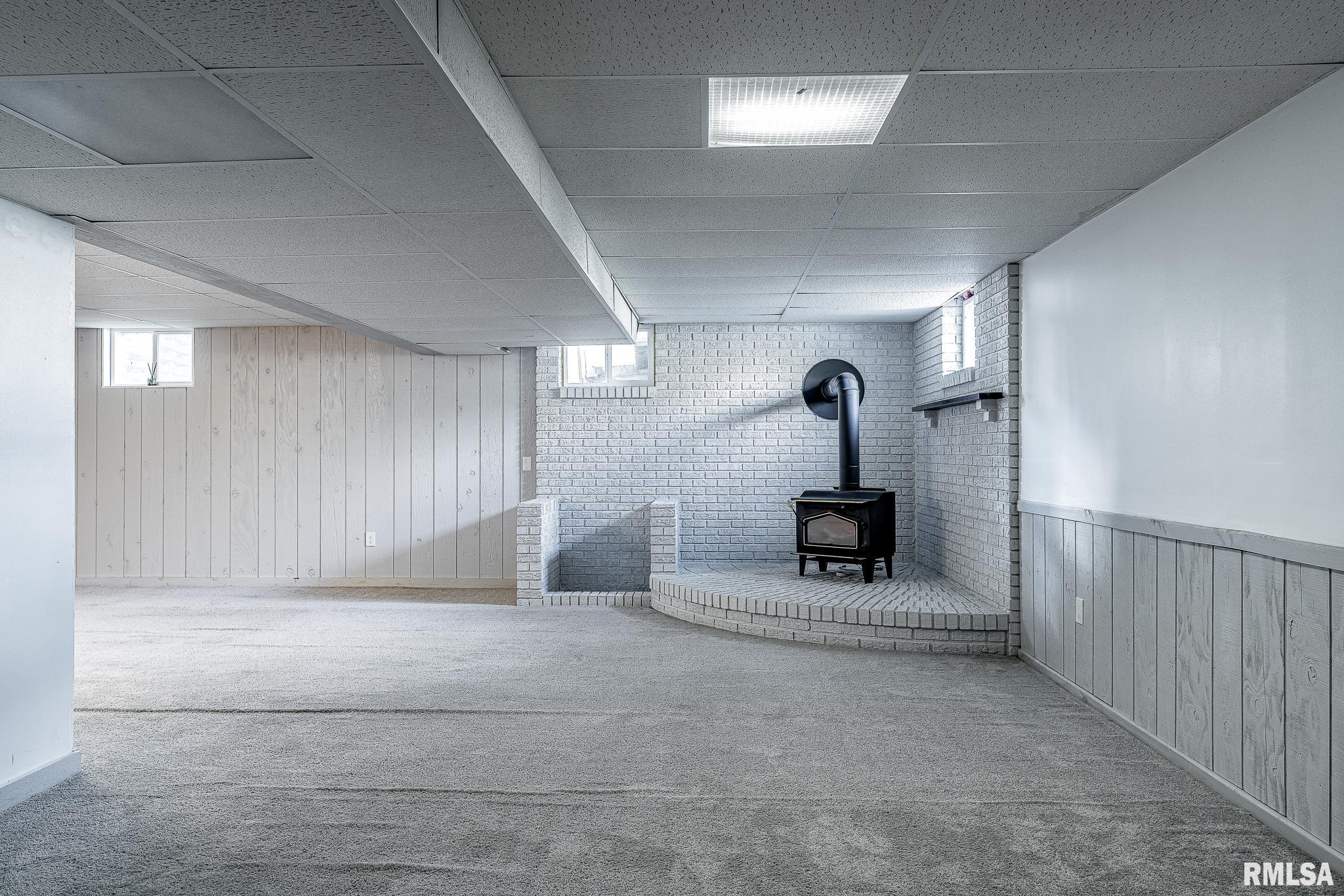 4200 Belmont Road Bettendorf, IA 52722 - Photo 29 of 32