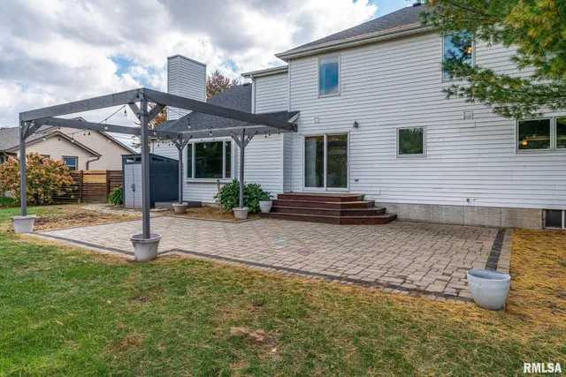 $489,900 | 4200 Belmont Road, Bettendorf, IA 52722