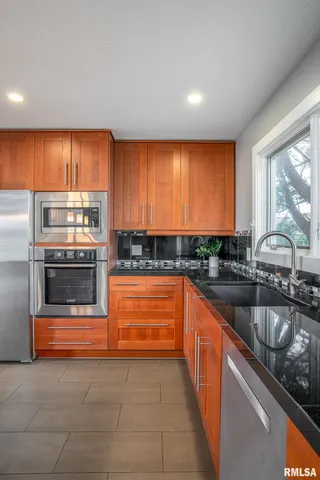 $489,900 | 4200 Belmont Road, Bettendorf, IA 52722