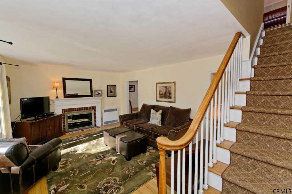 8 Clarendon Road Albany, NY 12203 - Photo 6 of 25 Photo 6