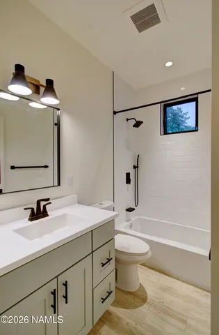 $2,700 | 1221 East Emma Drive, Unit 213, Flagstaff, AZ 86001